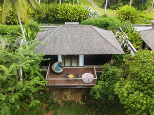 Виллы в тропических джунглях в отеле Nirjhara, Индонезия