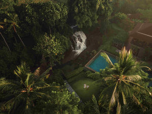 Отель Nirjhara: в окружении тропиков и рисовых полей на Бали