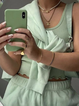 The Art of Accessorizing with Setruly: Elevate Your Outfits with Cute and Timeless Pieces