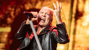 Bruce Dickinson: suonerà una versione riarrangiata di 'Revelations' degli Iron Maiden nel suo tour solista