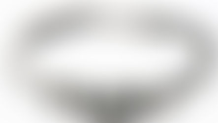 I nuovi bracciali degli Iron Maiden realizzati (per beneficienza) con corde di chitarra usate!