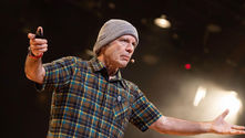 Bruce Dickinson ha confermato che il suo nuovo album arriverà nel 2024!