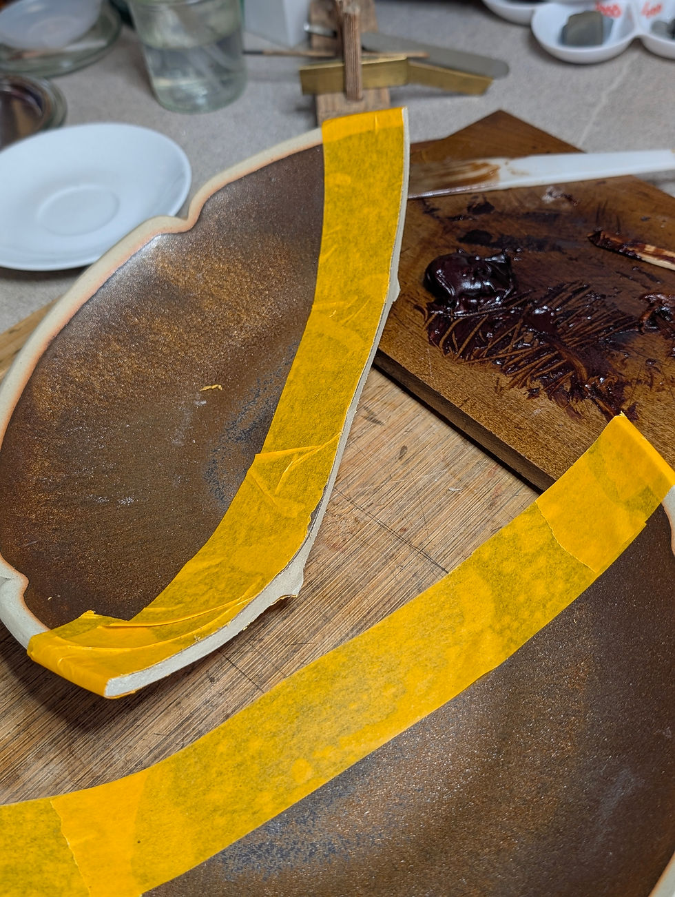Miniature : Assiette Pétale de Lucie Kern Céramique - Kintsugi Traditionnel Japonais Or 23k - 3