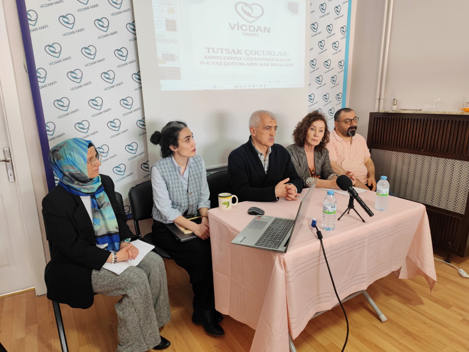 Blog: Vicdan Vakfı’nda Tutsak Çocuklar Paneli Gerçekleştirildi