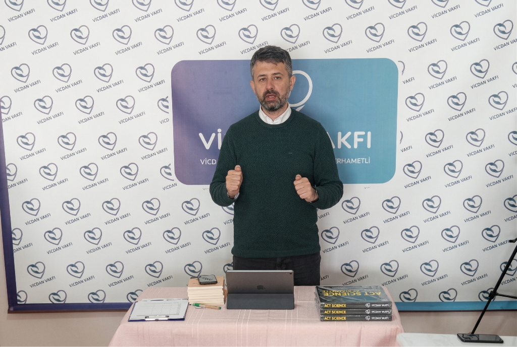 Blog: Vicdan Vakfı’nda Münazara Buluşması: Gençler Rachel Corrie Anısına Bir Araya Geldi