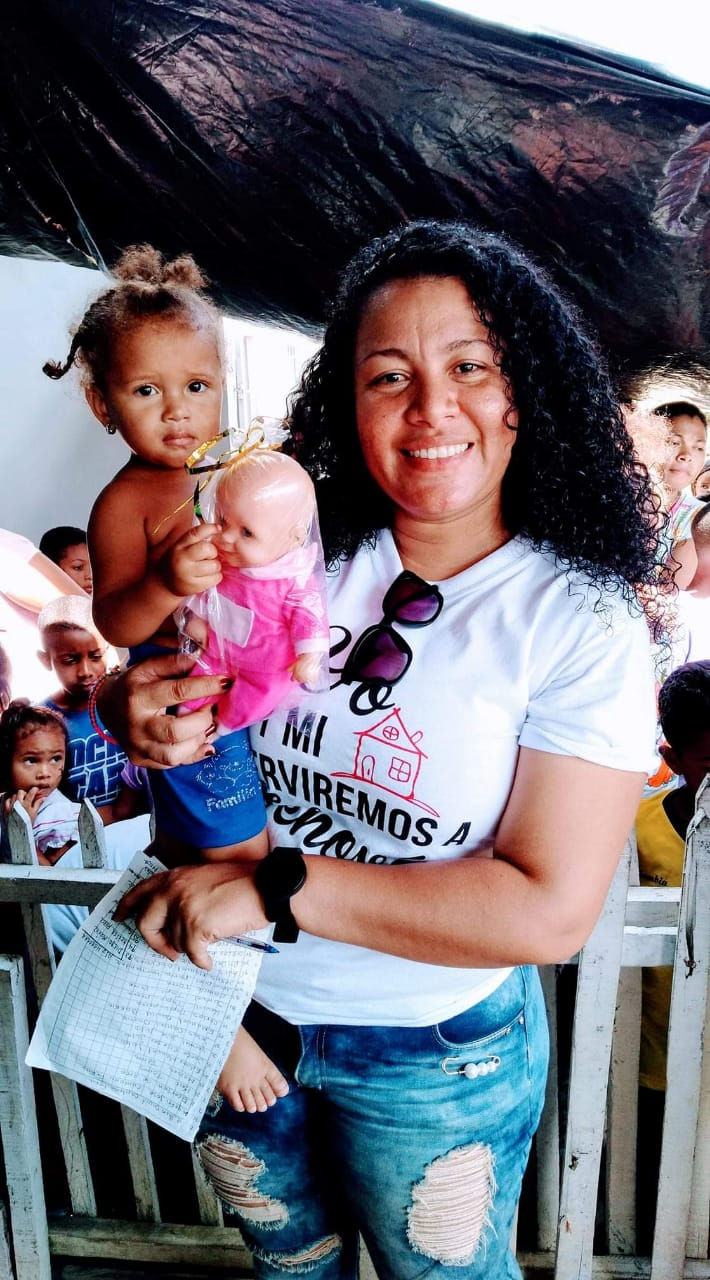Campañas de entrega de regalos navideños