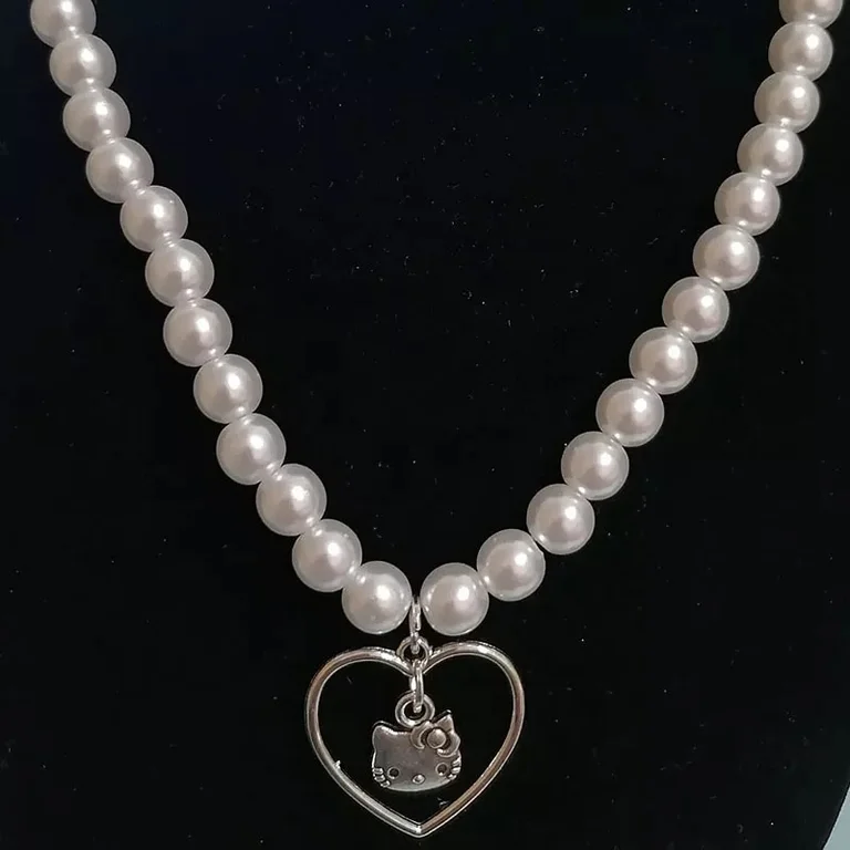 Hello Kitty Pearl Heart Necklace 