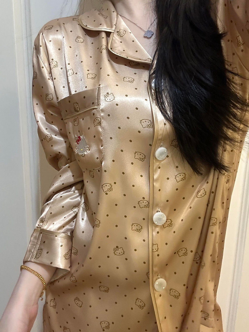 縮圖：Hello Kitty Silk Pajamas (Loose Fit)