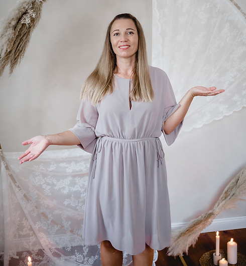 freie-trauung-hochzeit-saarlanfd-redner-nina-trösch-herzgeflüster_edited.png