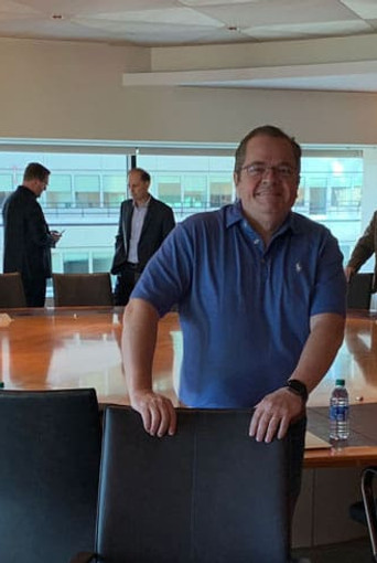 Leading large enterprise teams with clarity and execution