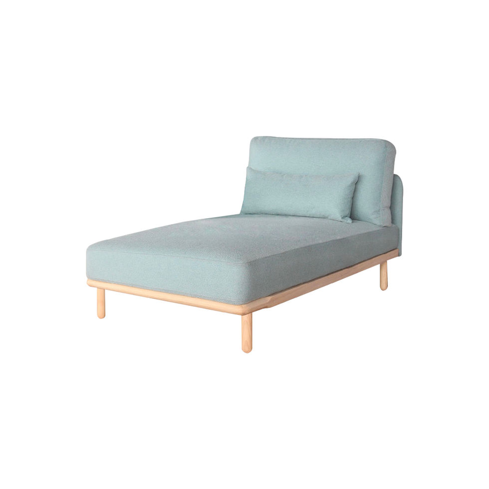 Phoenix Moai 沙發木質椅腳細節,溫潤木紋與穩固結構,展現耐用質感