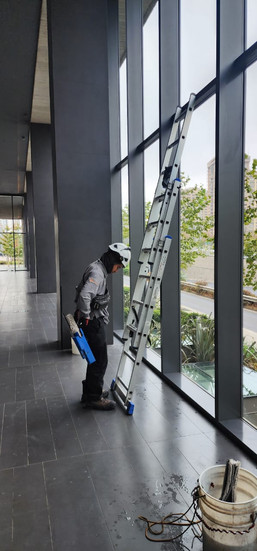 Elevation cleaning in Orlando - Industrial and commercial cleaning servcies by Holanda Cleaning Services.