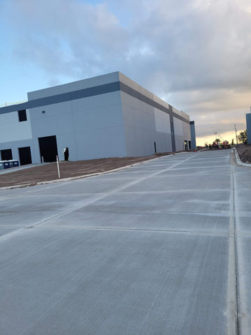 JB Concrete Services - Concrete construction and contractors for commercial and residential construction in Orlando, Apopka, Kissimmee and all of Central Florida. Concrete Curbs, sidewalks and rainwater drains.