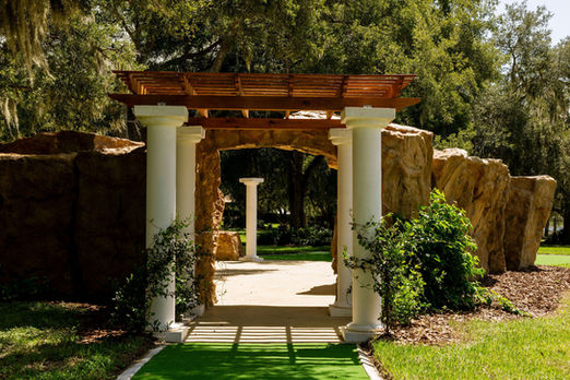 Photography venue and studio for rent - Geneva Lake Events in Oviedo Outdoor luxury event location in Orlando FL. Wedding quinceanera event space. Luxury weddings in Orlando, FL.
