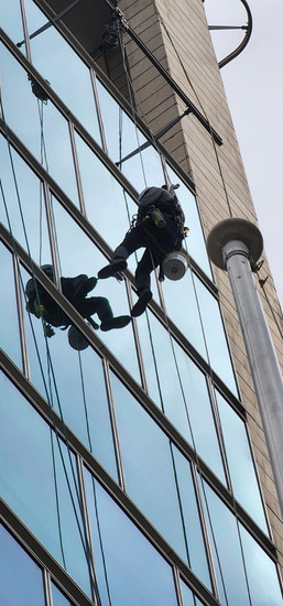 Elevation cleaning in Orlando - Industrial and commercial cleaning servcies by Holanda Cleaning Services.