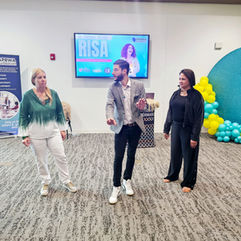 "El Taller de la Risa" shows women in Orlando mental wellness through laughter in Lake Nona