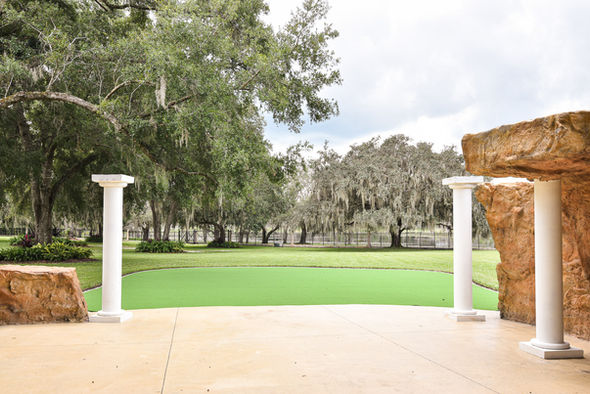 Photography venue and studio for rent - Geneva Lake Events in Oviedo Outdoor luxury event location in Orlando FL. Wedding quinceanera event space. Luxury weddings in Orlando, FL.
