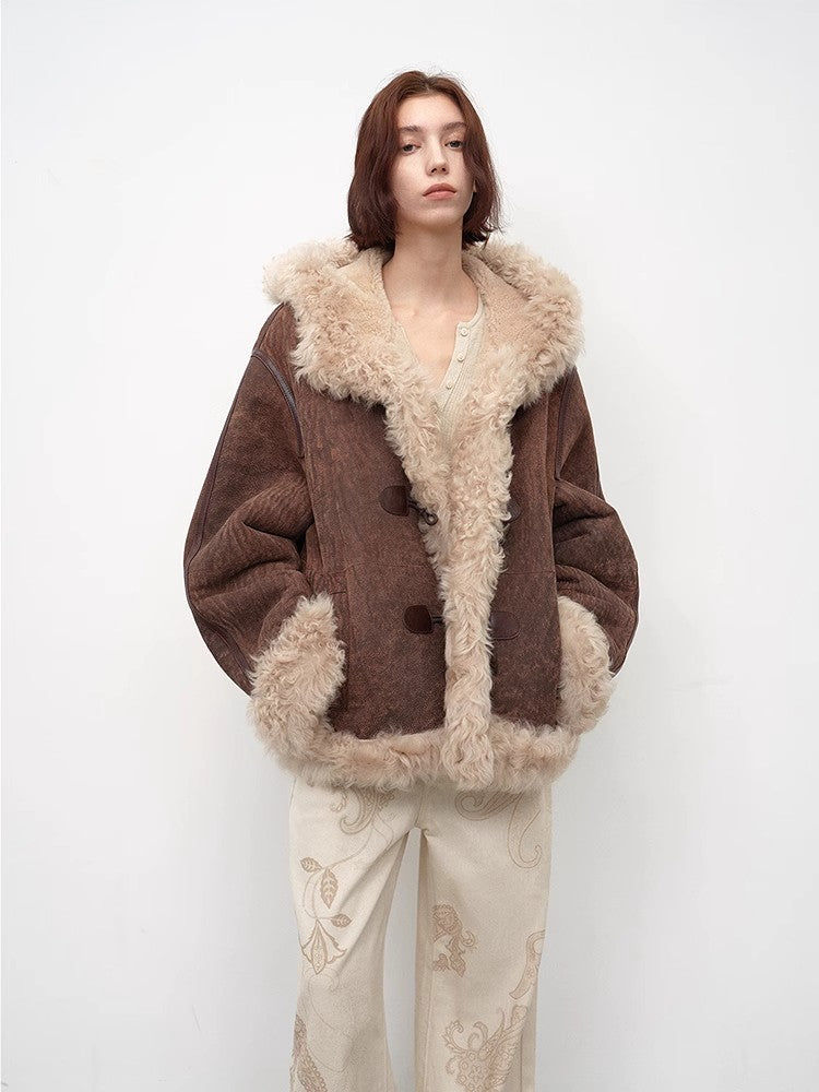 Wintermantel „Modern Weekend“ mit überschnittenen Schultern, Kapuze, Merinowolle, Schaffell und Pelz