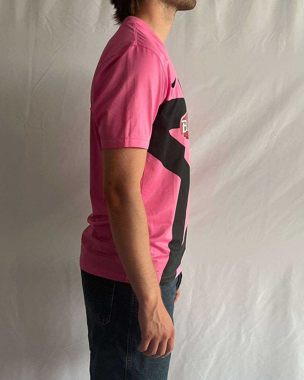 Miniaturbild: Vintage Juventus 2011/2012 football shirt