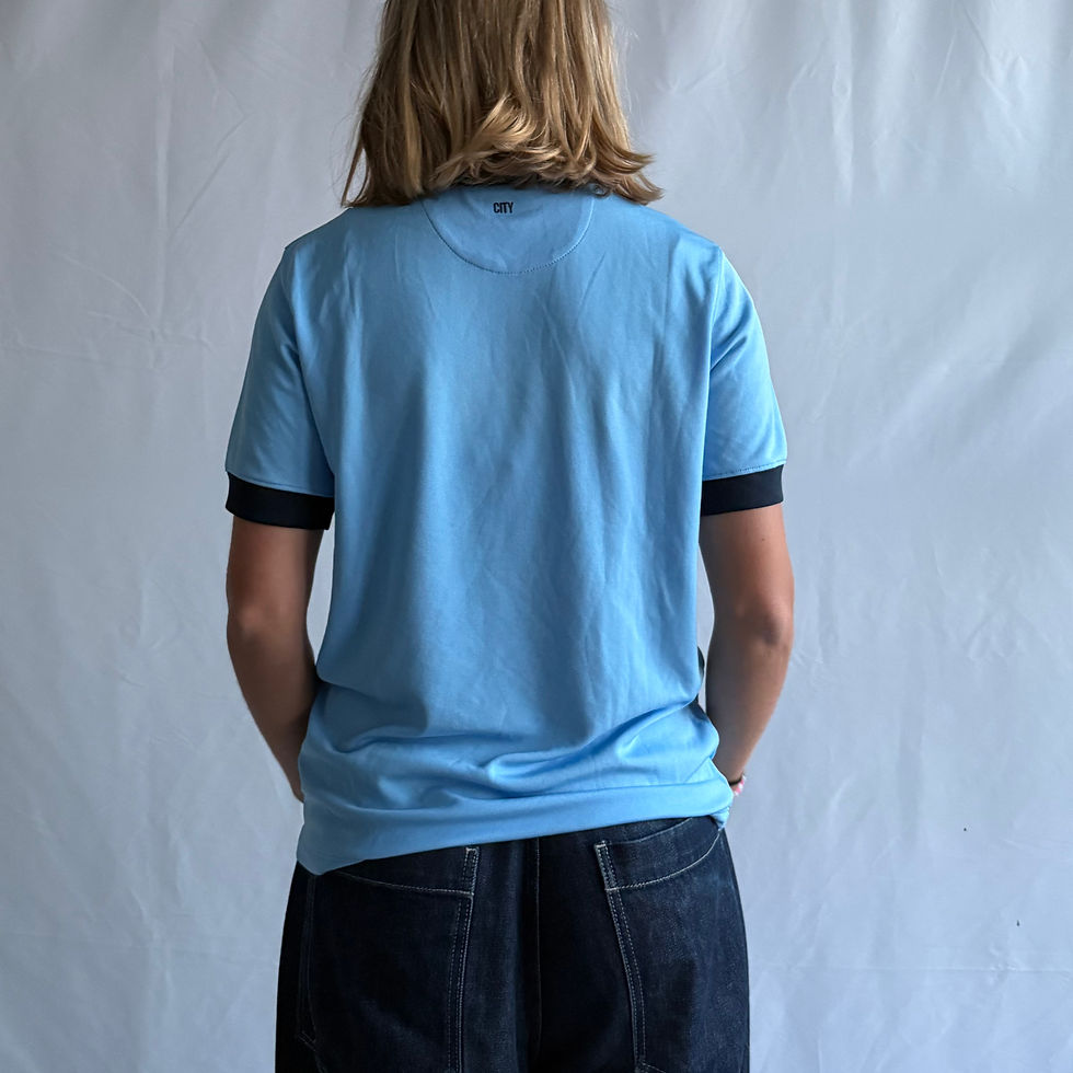Miniaturbild: Vintage Manchester City football shirt