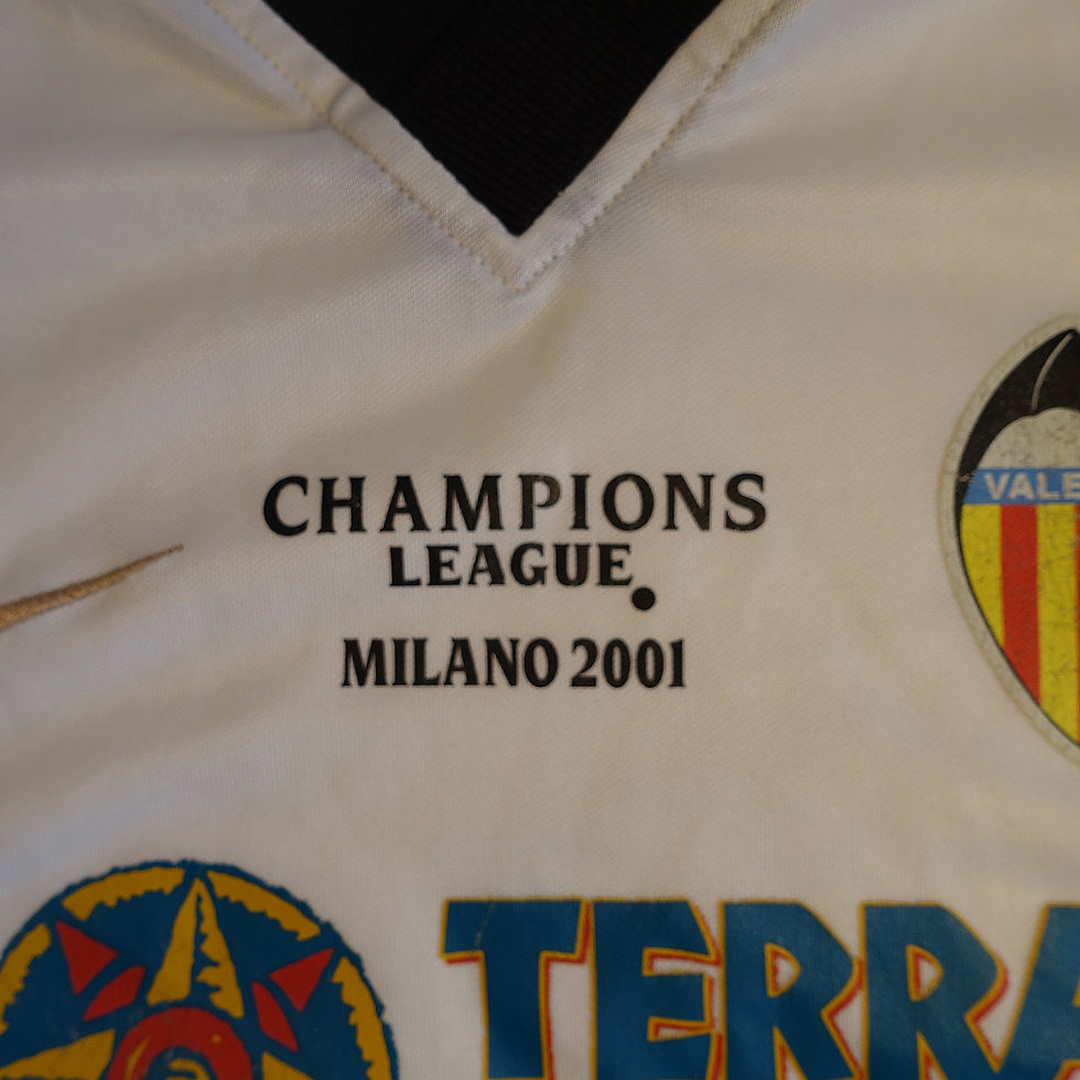 Miniaturbild: Vintage Valencia 2001 Champions League football shirt