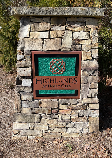 highlands at holy glen entrance sign