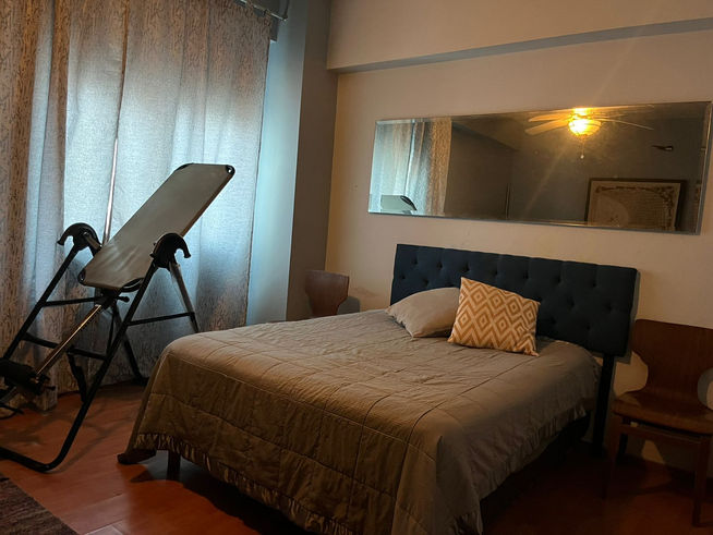 Amplia habitación No4 puede servir como estudio con vista a la Ciudad planta baja