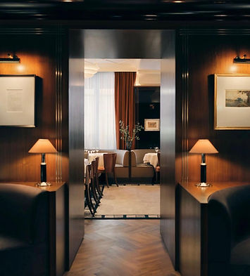 Restaurant avec des rideaux Banier Edition