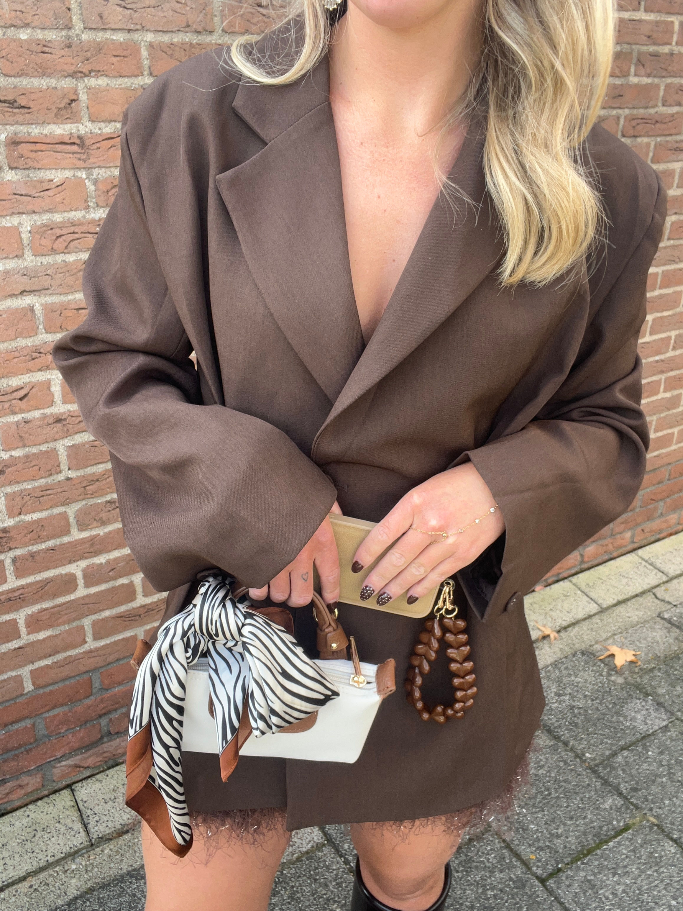 PHONECORD HEART BROWN