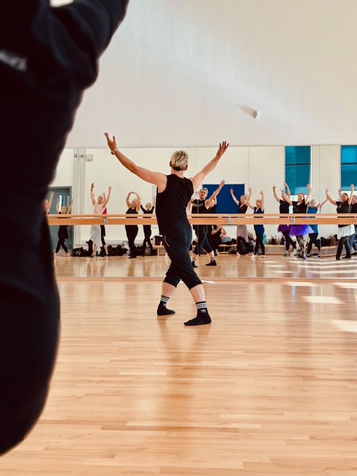 Former Royal Ballet soloist, Joshua Tuifua comes to dance with us!
