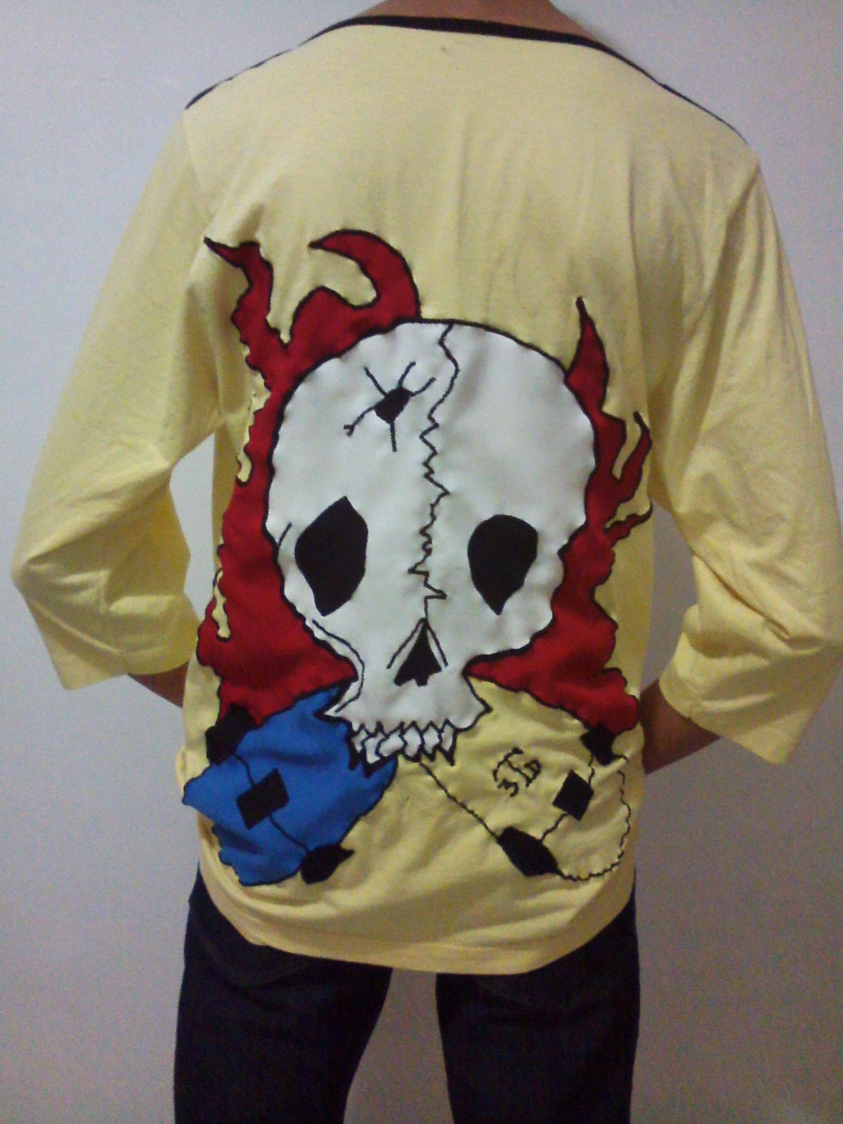 Camiseta Bordada Radical