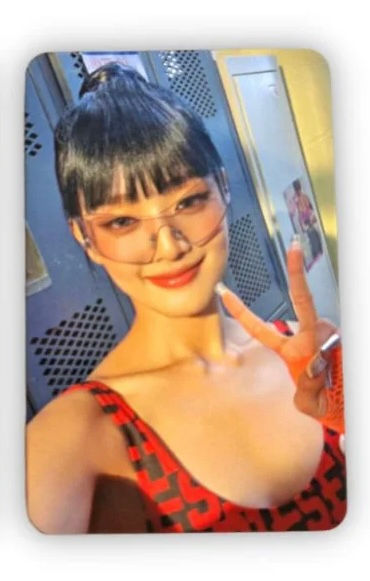 Thumbnail: (G)I-DLE PHOTOCARD - I Feel