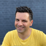 Pawel Zawadzki headshot