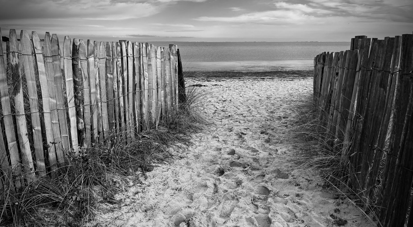 Photo noir et blanc plage à l'île de Ré