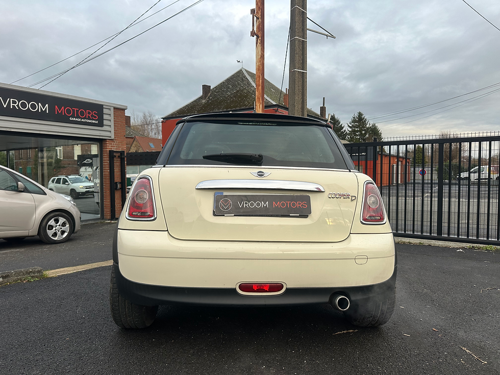 Miniature : MINI COOPER D 1.6 110 CV / TOIT PANORAMIQUE 