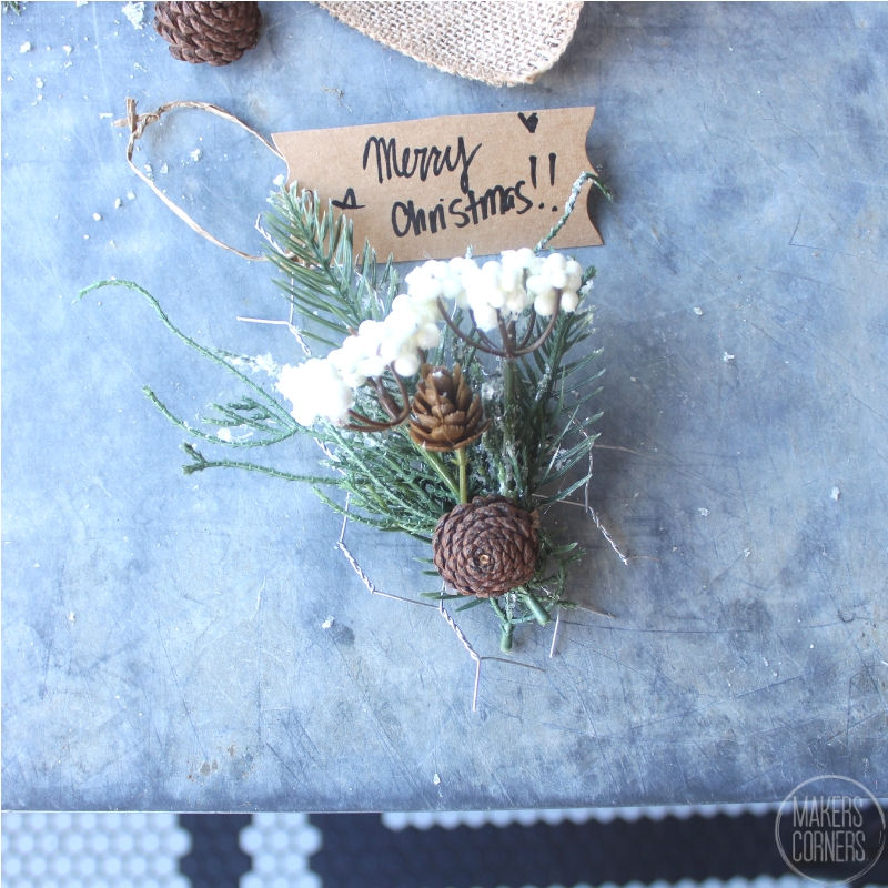 5 DIY Christmas Decoration Ideas Using Chicken Wire