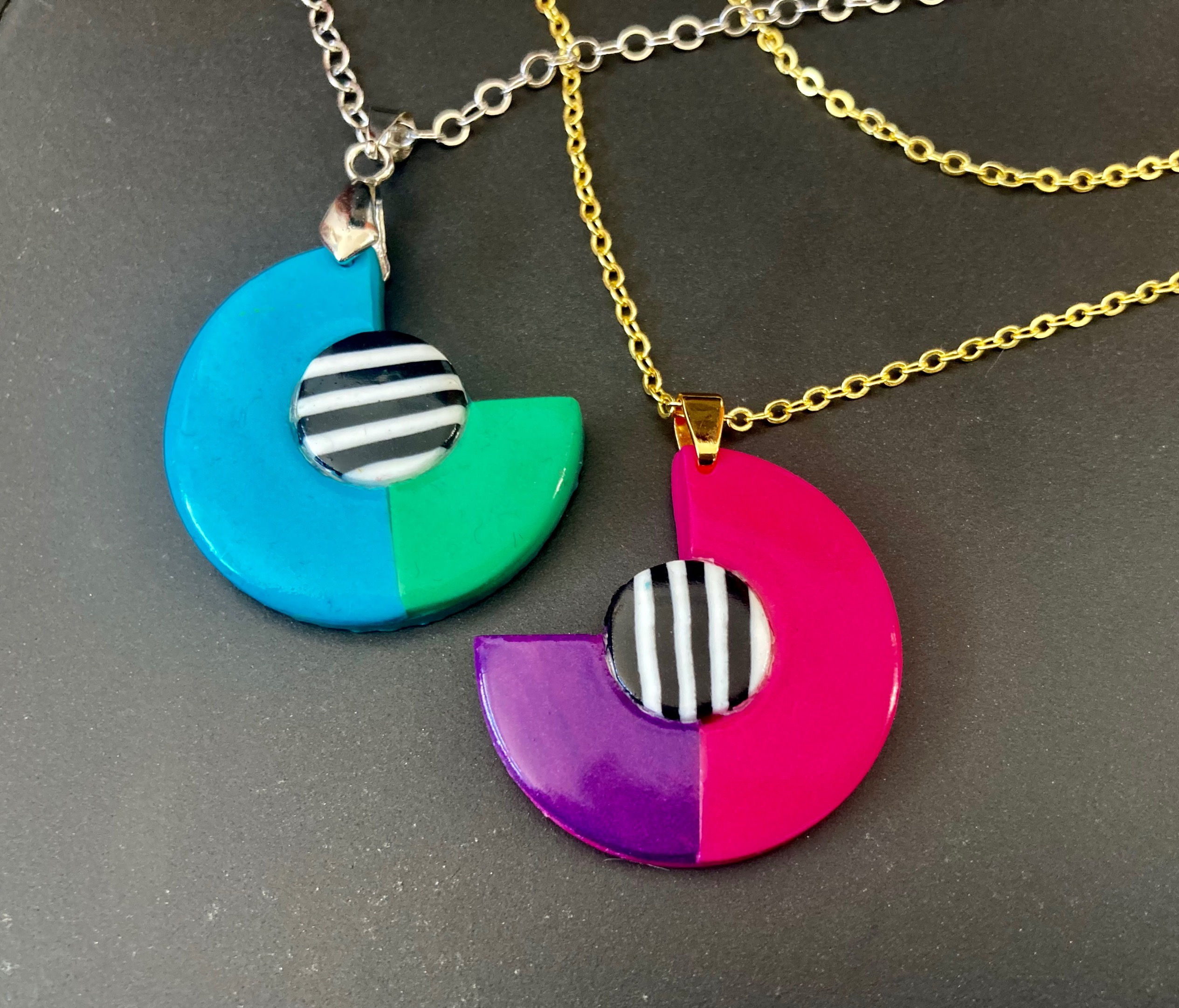 ¾ mono colour pop necklace