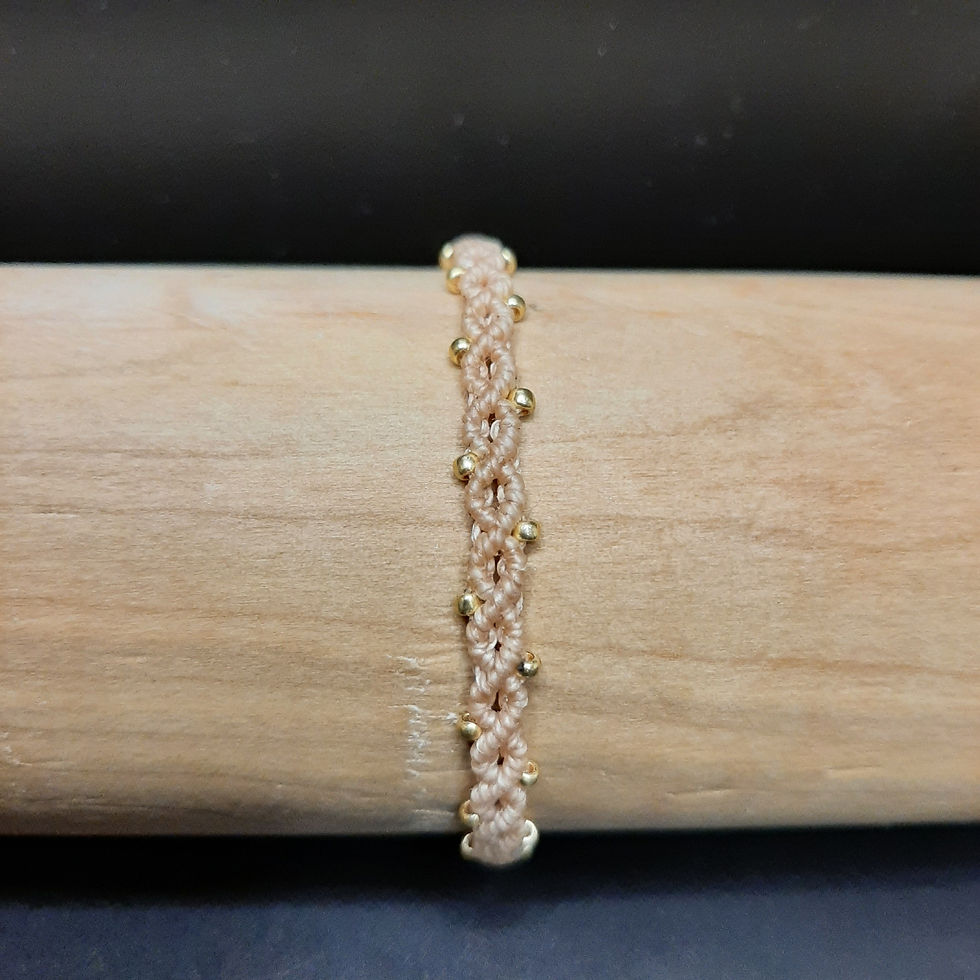 Bracelet Théana en micro-macramé – Bijou artisanal bohème chic