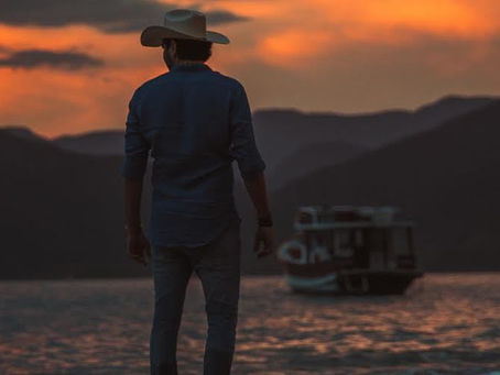 Loubet lança clipe da canção “Naturalmente”