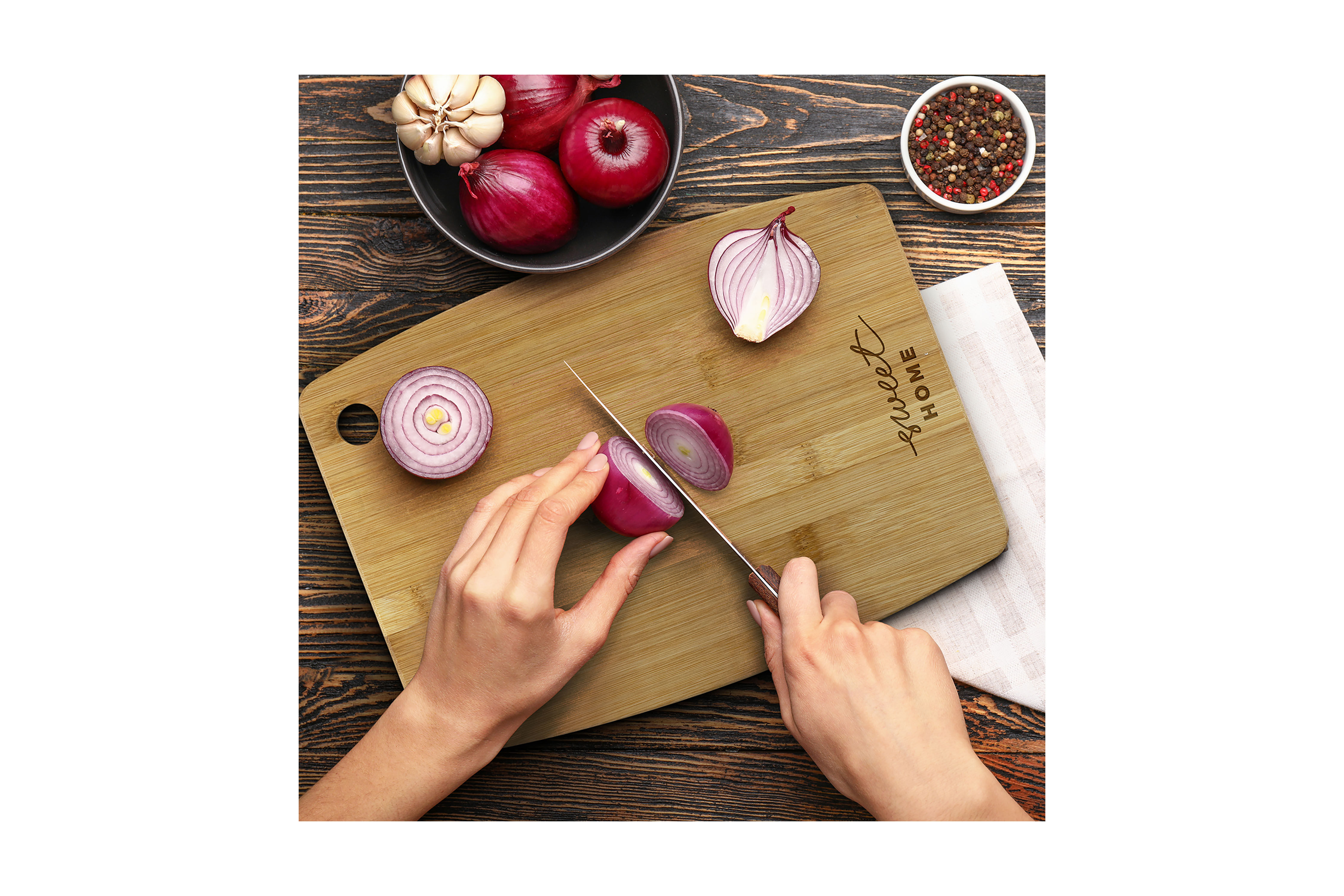 Promotional bamboo chopping board with custom branding, perfect for eco-friendly kitchenware giveaways and corporate gifts.