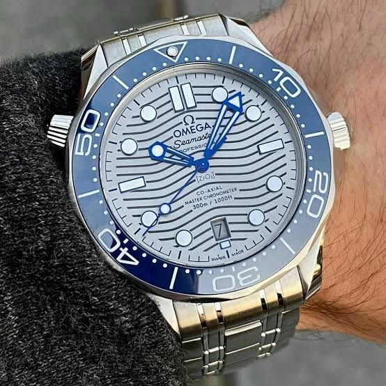 Seamaster Diver Silver Grey And Blue (AAA+)