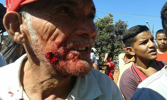 PolÃcia Militar ataca ocupação em Uberlândia (MG)