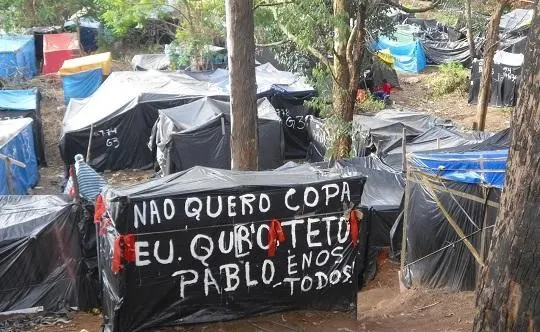 Nos barracos da Copa do Povo, a mensagem dos movimentos populares. Foto: educacaoeterritorio.org.br
