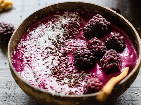 קערת אוכמניות ואגוזים