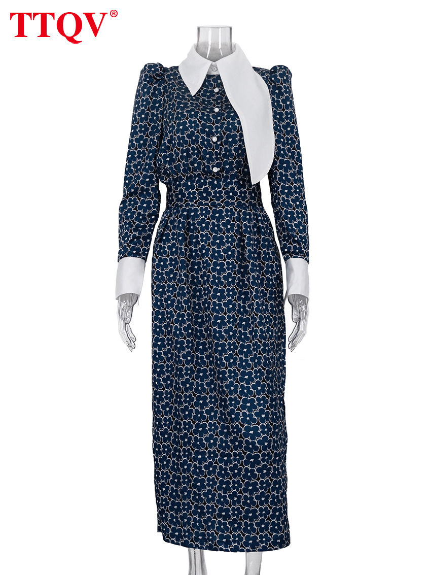 Thumbnail: Chic Navy Print Turn-Down Collar Gown