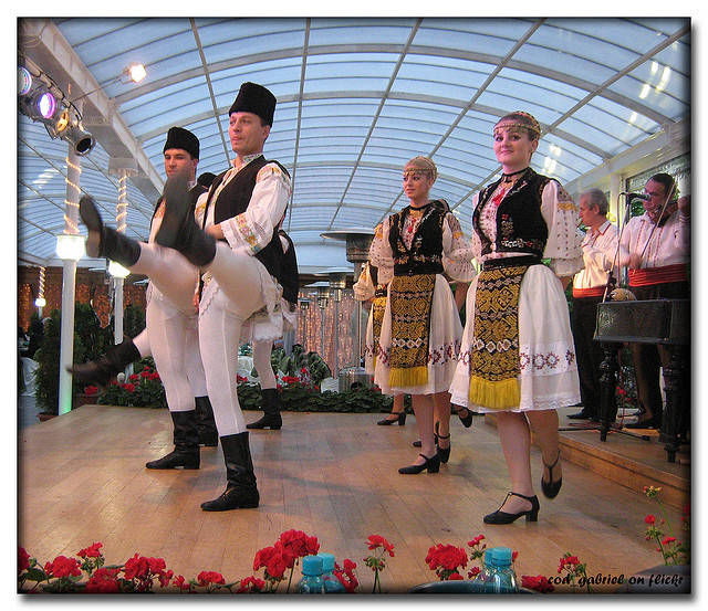 Romanian-Traditional-Costume