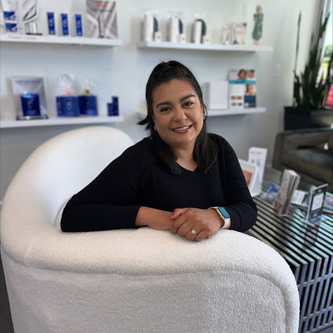 Meet the Team - Medical Esthetician Elizabeth