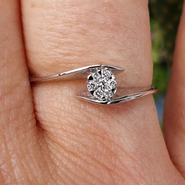 Miniatura: Roseta de diamantes entre brazos 0.07qts