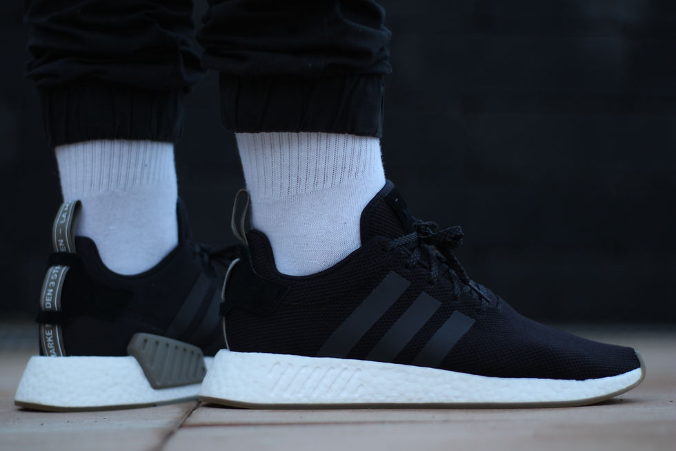 Miniaturbild: ADIDAS NMD R2 "GUM PACK"