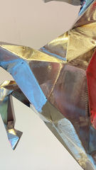 Escultura Il Cavallino feita em aço para o evento da Casa Ferrari – obra de Jonas Kleine
